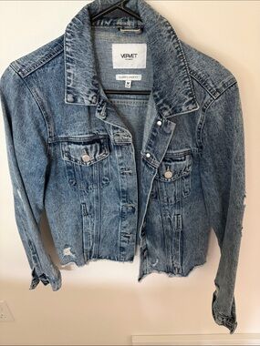 VERVET Classic Crop Fit Light Blue Denim Jacket